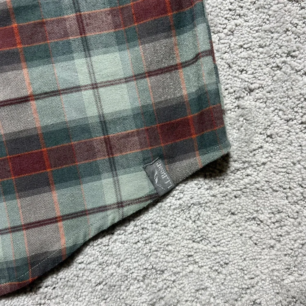 LL Bean Mountainside Brushed Performance Shirt Mens M Plaid Red Green Snap Front - Picture 8 of 16
